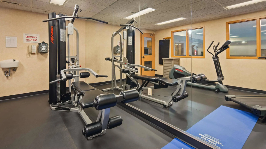 Best Western Plus Burlington Inn & Suites photo 25