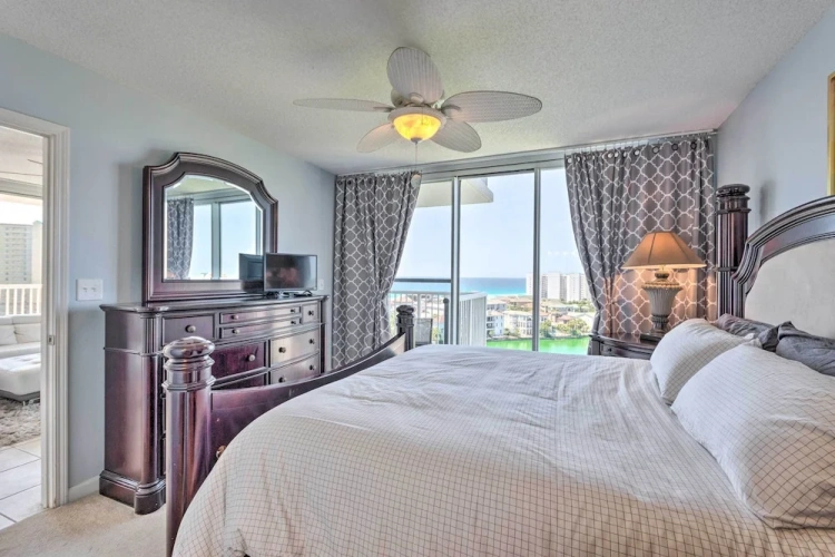 3 Bedrooms Apartment