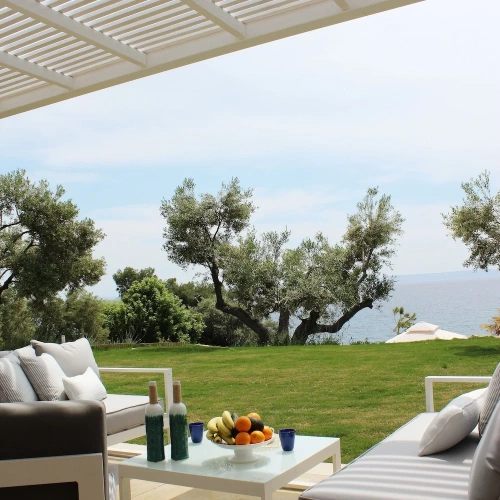 4 Bedrooms Villa beachfront