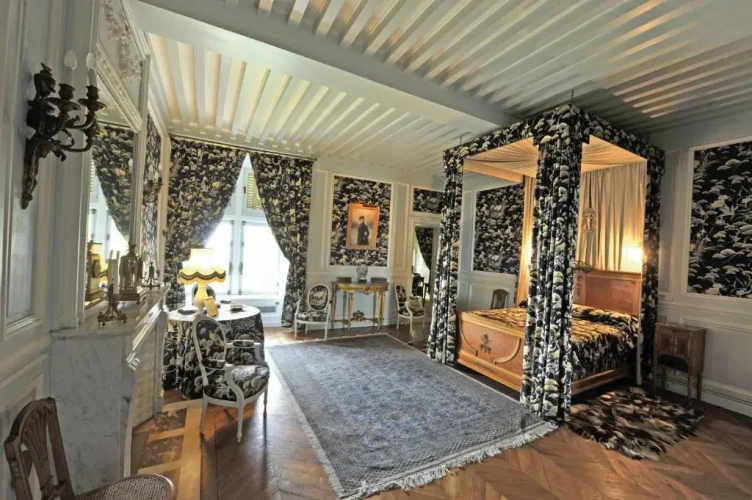 Suite with view