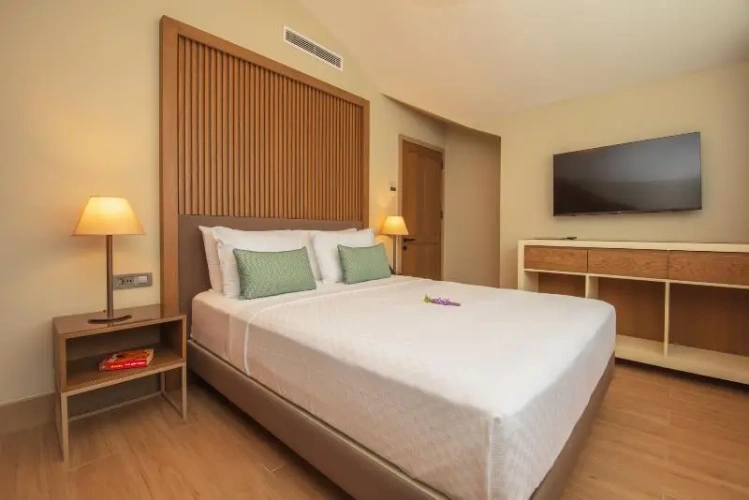 2 Bedrooms Deluxe Family room with balcony