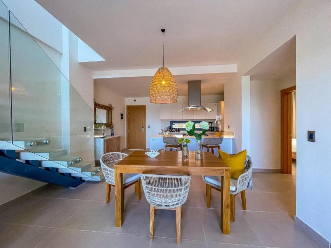 3 Bedrooms Apartment