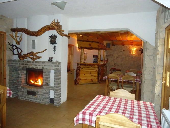 Rustic Inn River 2