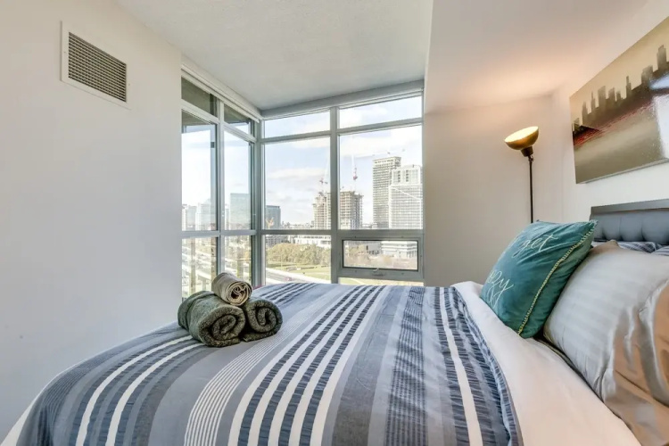Newly Decorated Condo Great View Parking