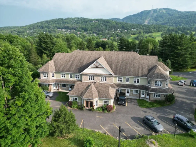 Champlain Condo 102