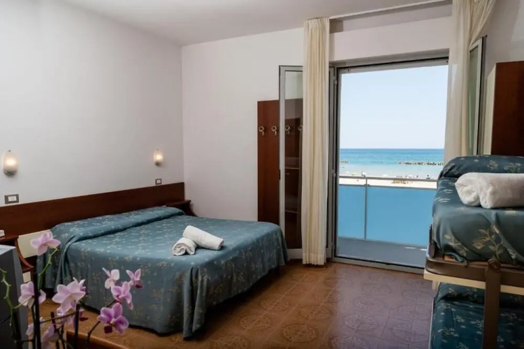 Hotel Sayonara