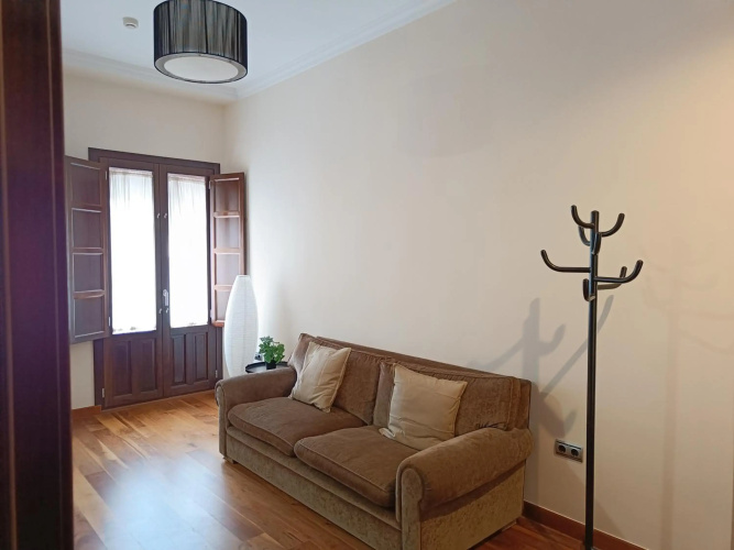 APARTAMENTOS DELUXE PALACIO DE LOS JERÓNIMOS free parking