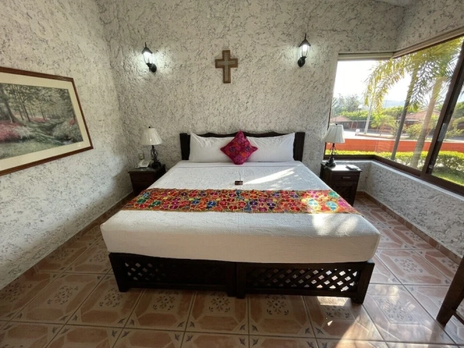 2 Bedrooms Bungalow