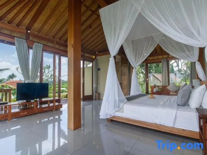 2 Bedrooms Villa