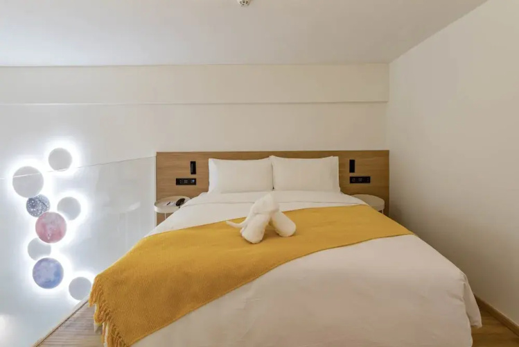 Rezen Sunbow Hotel
