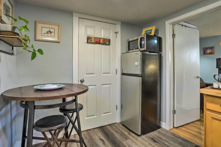 3 Mi to Dtwn: Convenient Denver Apt