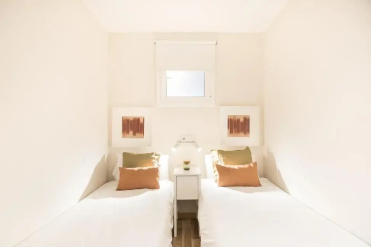 2 Bedrooms Apartment