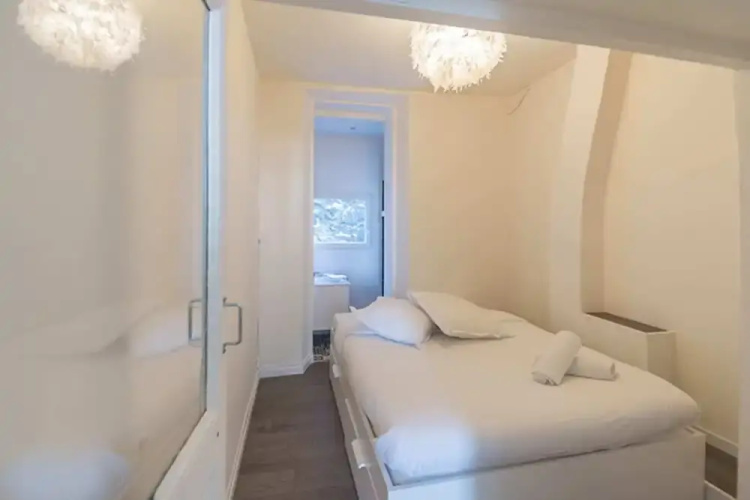 Superb bright and spacious apt in Marseille