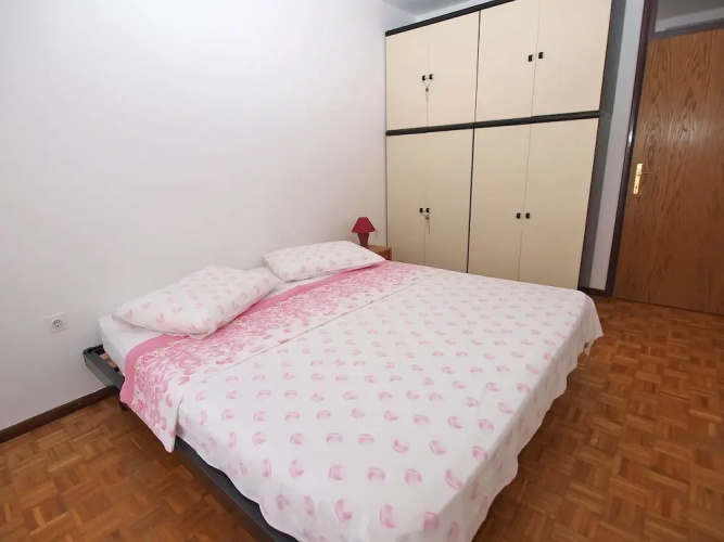 Apartment 914