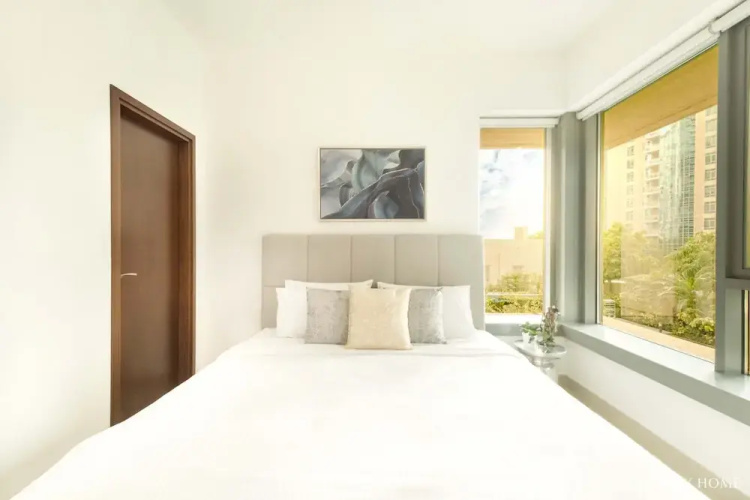 LUX The Downtown Blvd Suite