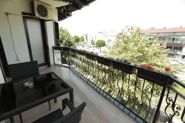 Standard Twin room with balcony