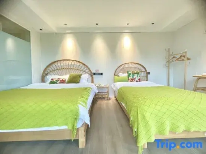 Deluxe Twin room with garden view