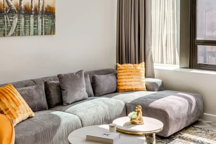 Upscale Urban Haven at City Suite 906