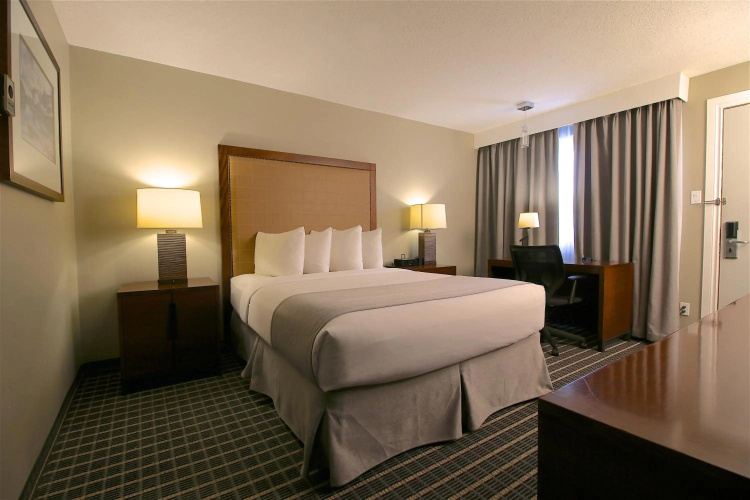 Clarion Pointe photo 6