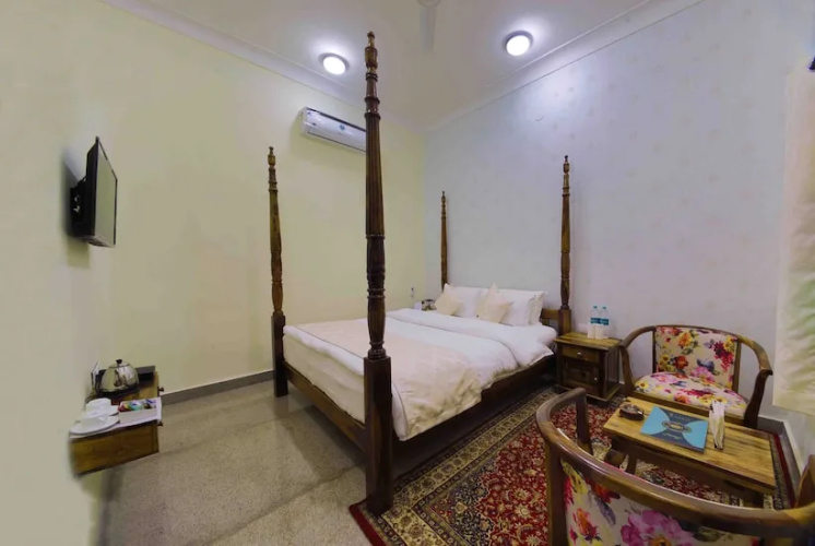 Rajasi Palace