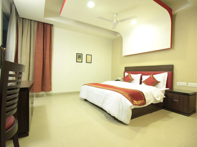 FabHotel Pine Tree
