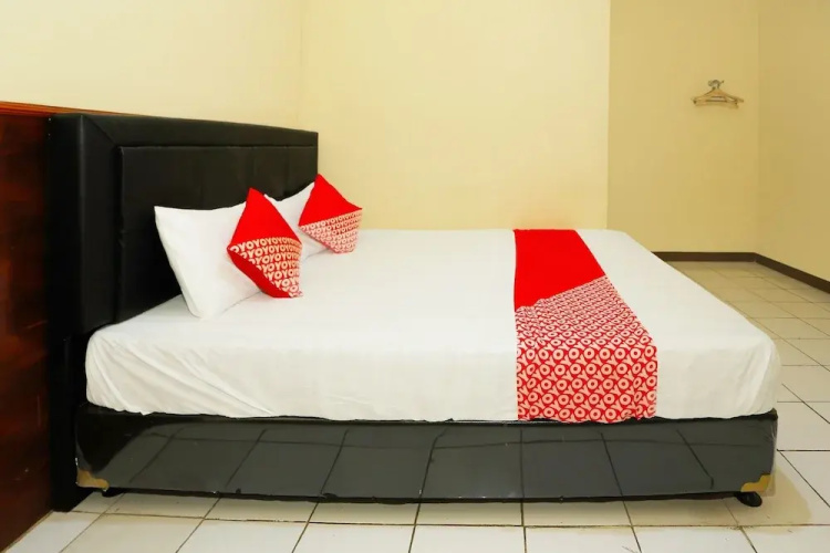 OYO 93136 Hotel Santo Djaya 2