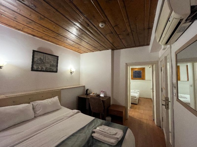 Economy Triple room