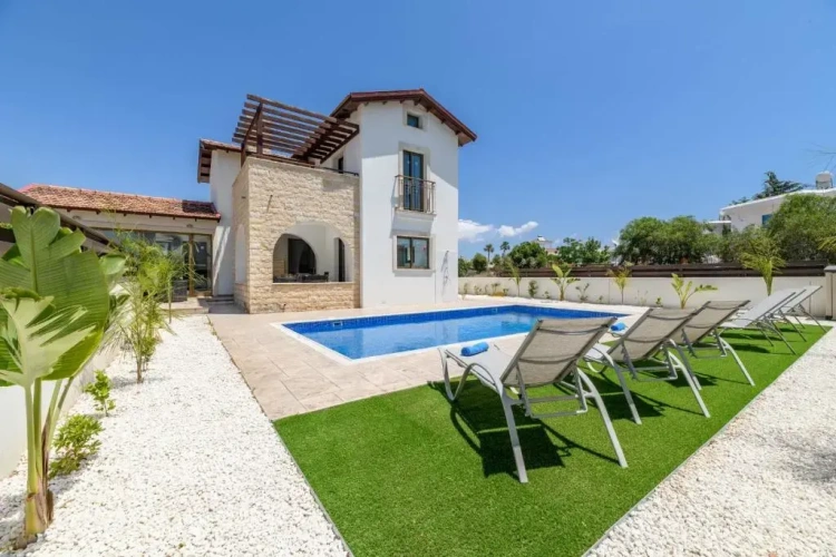 3 Bedrooms Villa