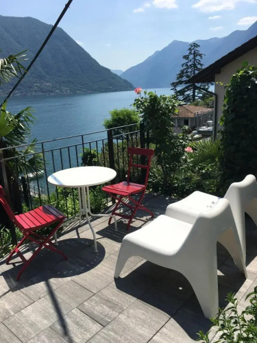 Ca' Bianca Como lake house