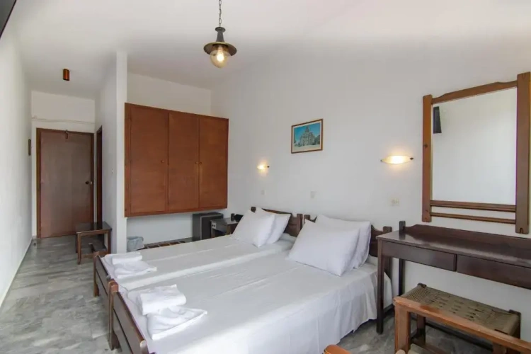 Standard Twin room with sea view