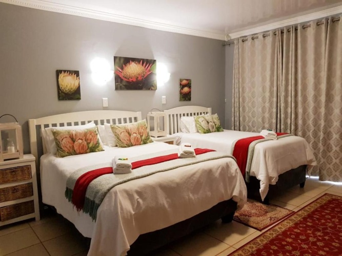 Standard Triple room