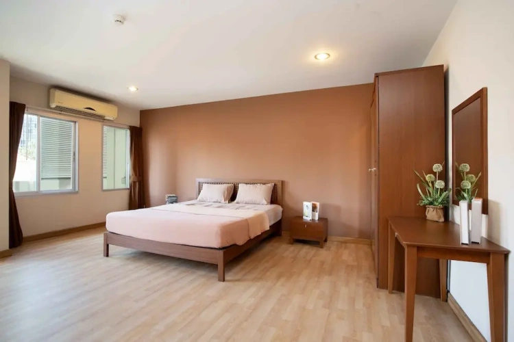 Junior Suite with balcony and with city view