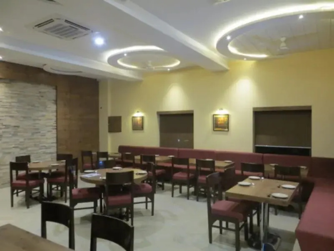 Hotel Sandhu Palace