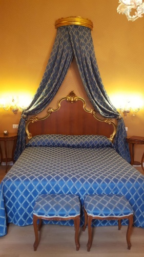 Standard Single room with balcony and with canal view