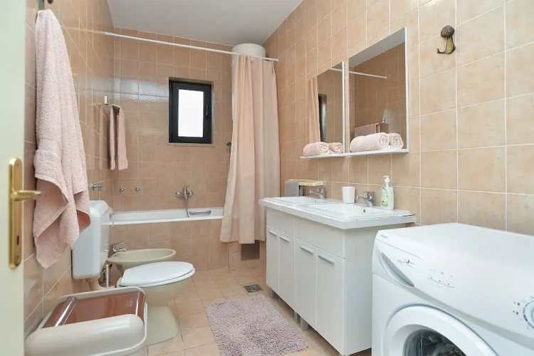 Apartment 38
