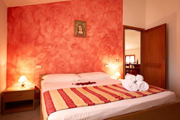 2 Bedrooms Quadruple Family Apartment