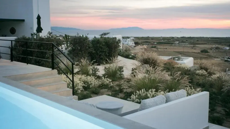 Villa Milagro, Mikri Vigla