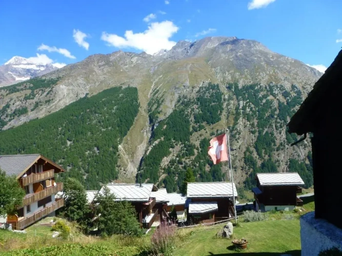 3 Bedrooms Chalet