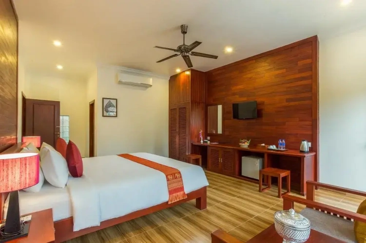 1 Bedroom Standard Quadruple Family room