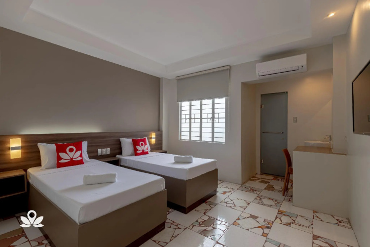 ZEN Rooms V Plaza Manila