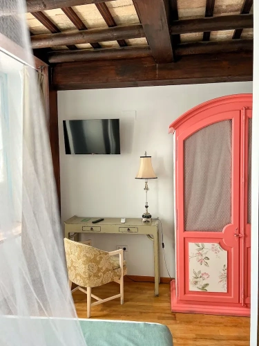 Comfort room