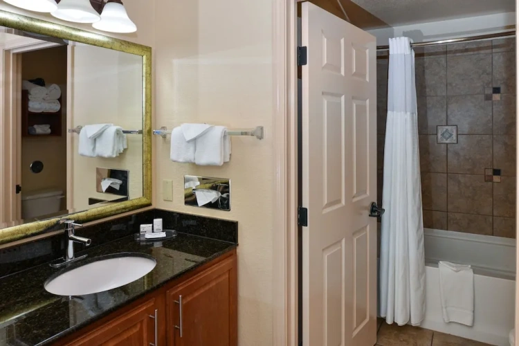 1 Bedroom Quadruple Suite