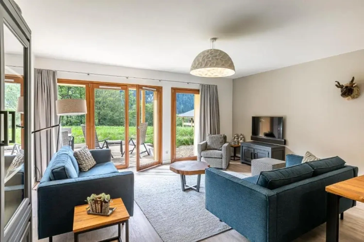 2 Bedrooms Apartment