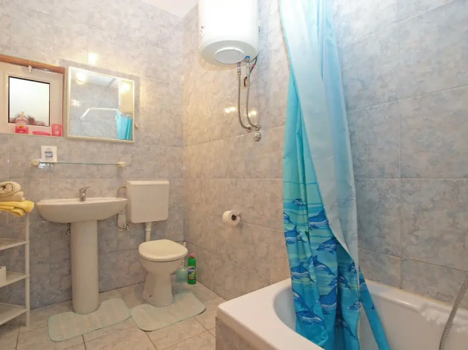 Apartment 1569