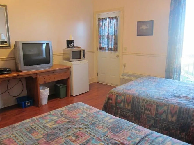 Shoreline Suites