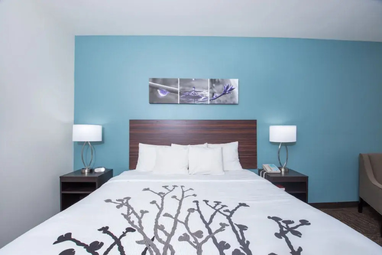 Sleep Inn & Suites