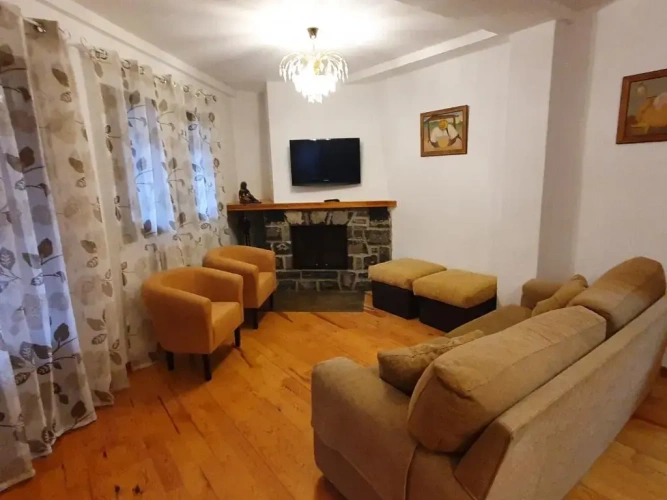 3 Bedrooms Apartment