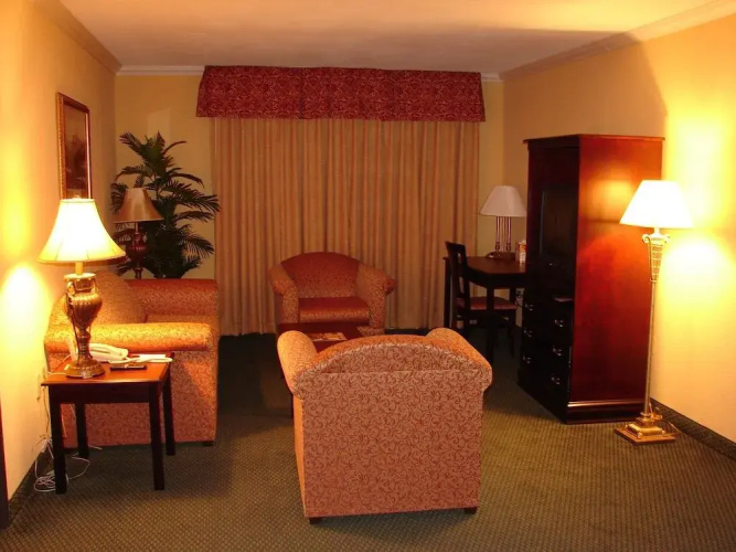 Super 8 by Wyndham Altus