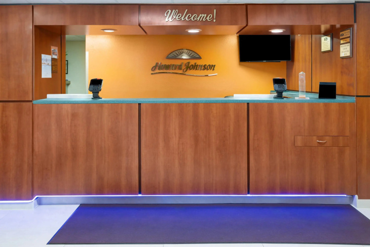 Howard Johnson by Wyndham Savannah GA