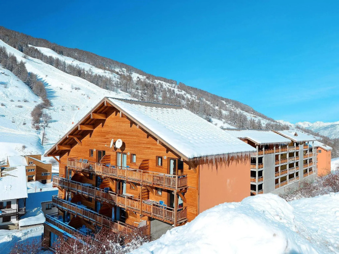 Well-kept wooden-style apartment at a height of 1.6 km.